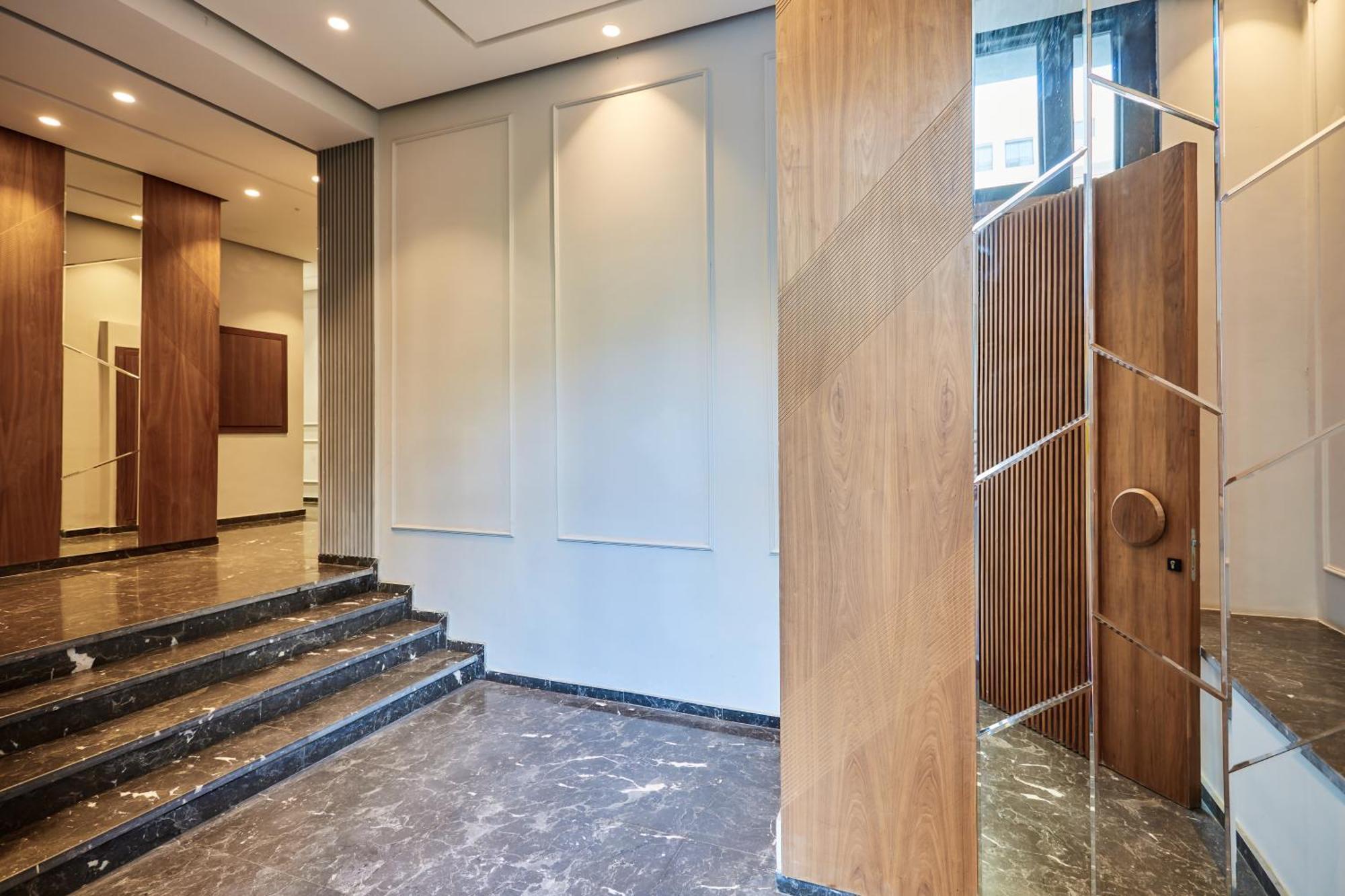 Апартаменты Sleek And Modern 2-Bed Unit In Downtown Casa Касабланка Экстерьер фото