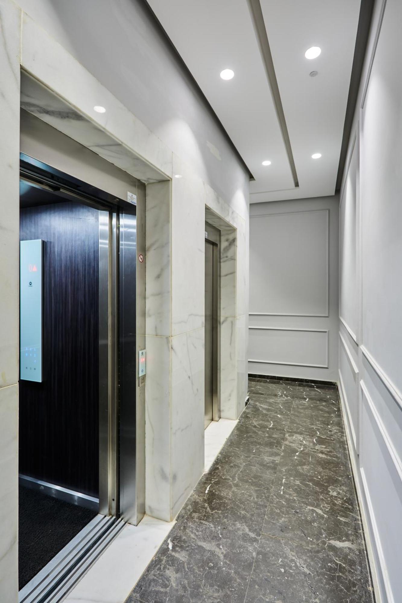 Апартаменты Sleek And Modern 2-Bed Unit In Downtown Casa Касабланка Экстерьер фото